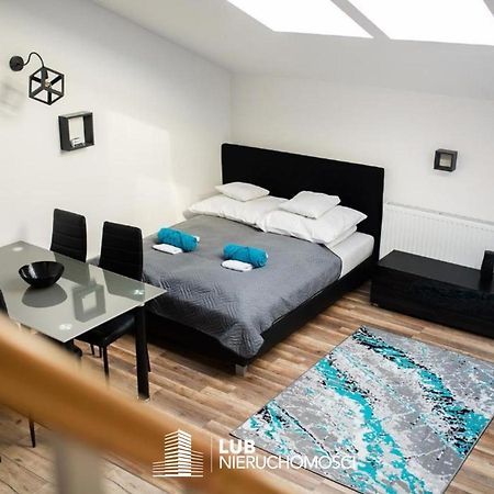 Apartament Manhattan Mielec Bagian luar foto